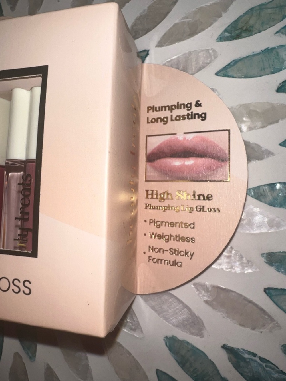 Beauty Treats - Swipe, Plump & Go! 4-Piece Plumping Shimmer Lip Gloss Set - Picture 4 of 6
